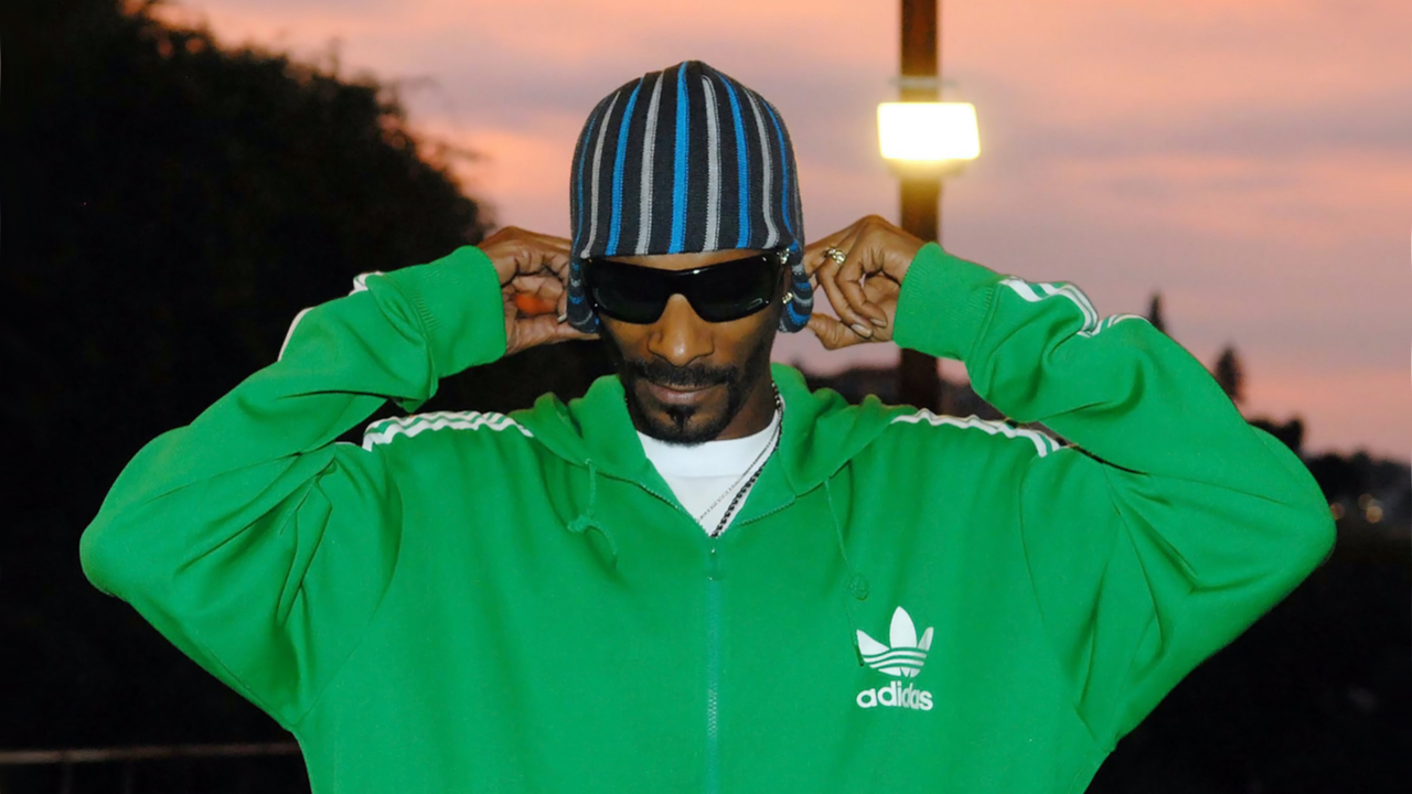 snoop dogg partners with virtual blockchain world sandbox rapper will recreate his mansion and drop nfts OLvTeY